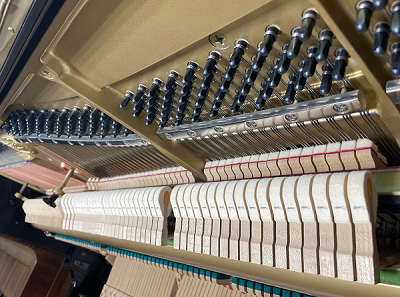 YAMAHA U130Bl�@�n���}�[