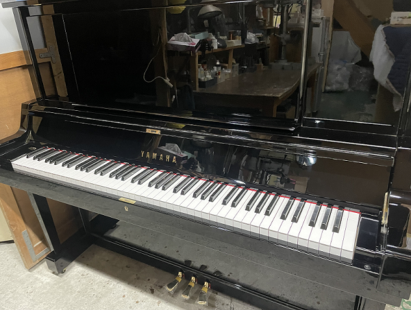 Yamaha Upright Piano UX50Bl