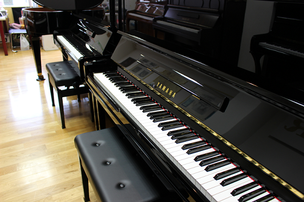 Yamaha Upright Piano YUS