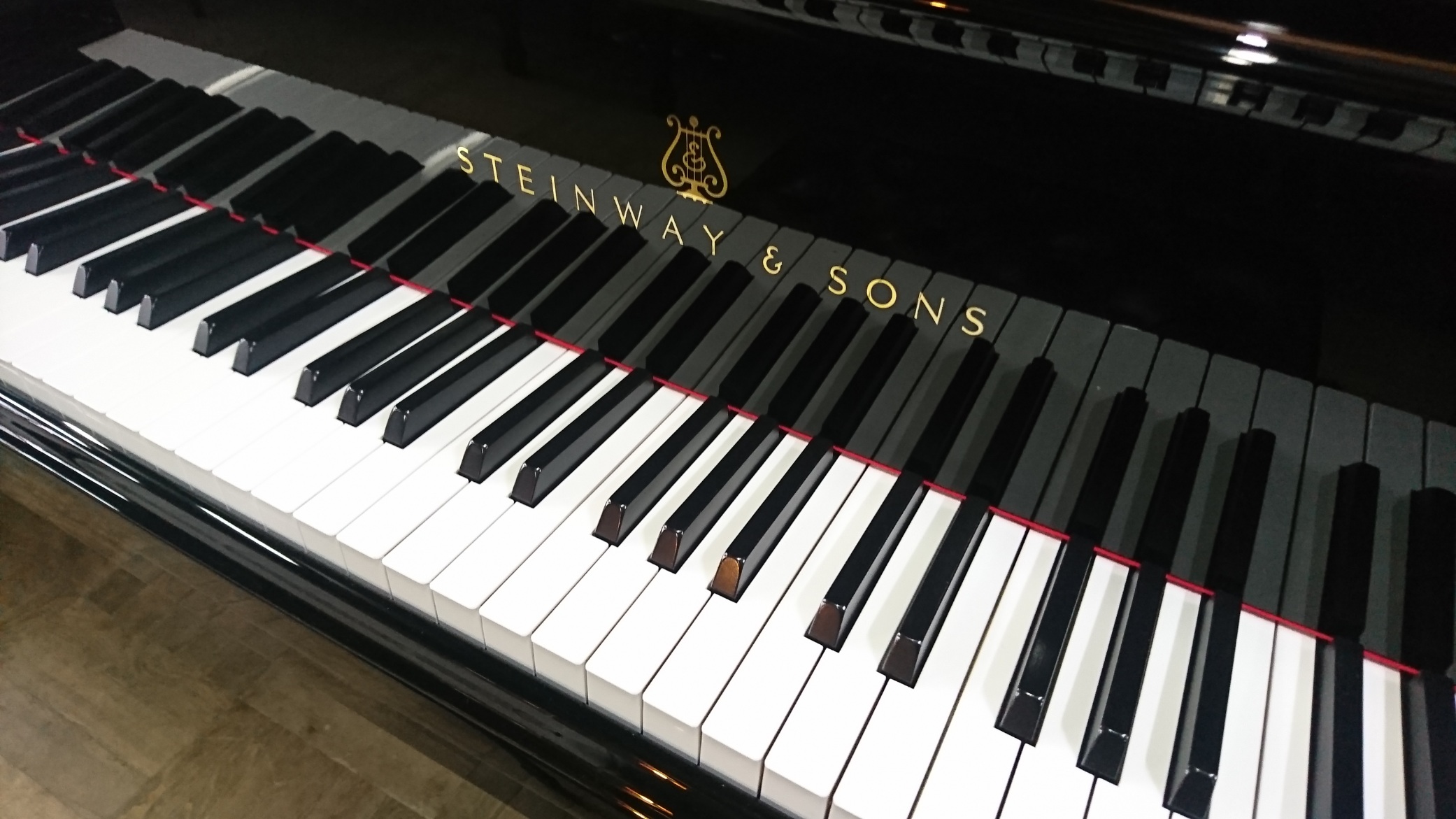 steinway O ���Ղƃ��S