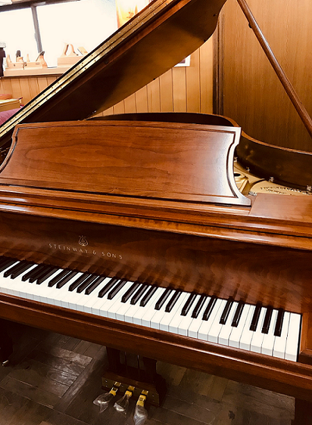 steinway L �y�_��