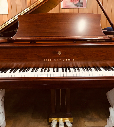 steinway M �y�_��
